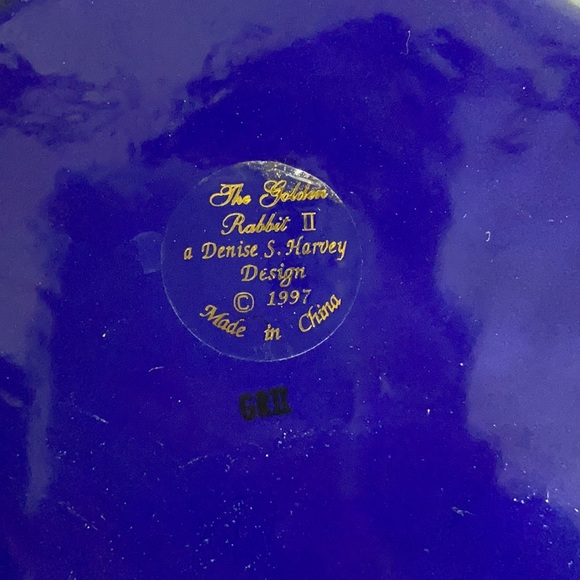 Set Of 2 Vintage 1997 Snowman The Golden Rabbit II Enamelware Plates - Picture 12 of 14